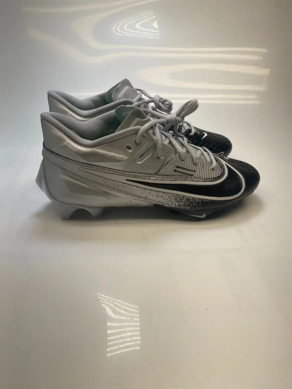 Nike Mens Vapor Edge Elite 360 2  Silver/Black Football Cleat Sz 12